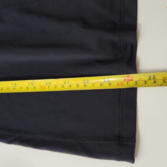 Under Armour Tank Top Womens Racerback Black fits a s/m see meaurments - Picture 7 of 7